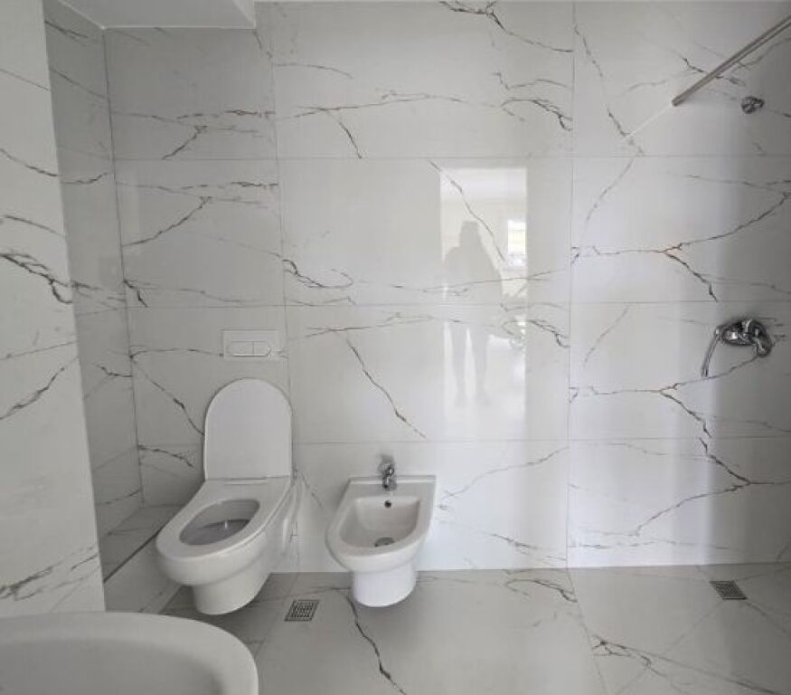 Apartment 2+1 empty for rent– ideal for living or office