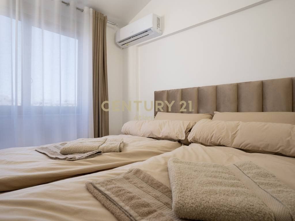 Apartament 2+1 me pamje nga Shitje në Golem