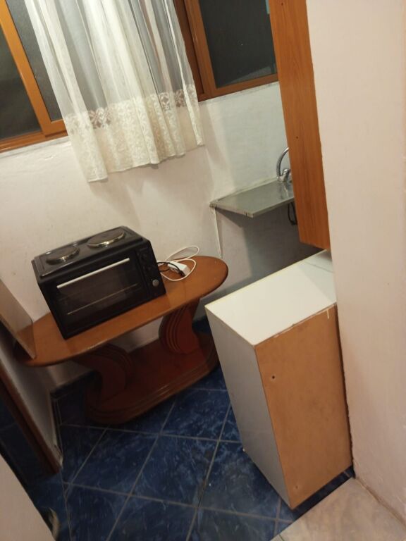 GARSIONERE 25000 LEKE.PRANE PALLATIT TE SPORTIT