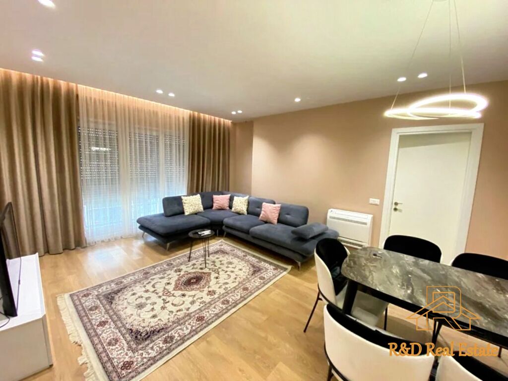 🏡 Apartment 2+1 for rent – Rruga e Dibrës