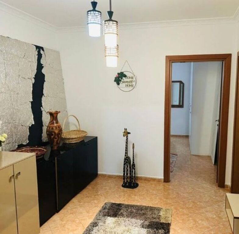 Appartamento 2+1+2 in affitto– arredato e con illuminazione naturale