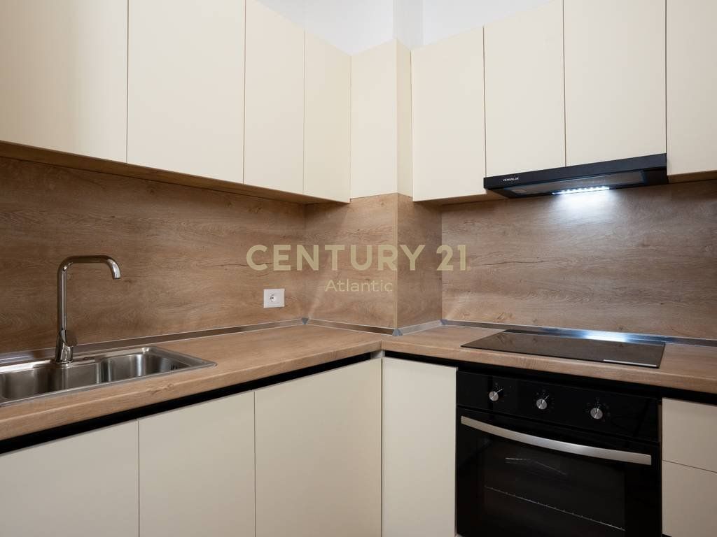 Apartament 2+1 me pamje nga Shitje në Golem