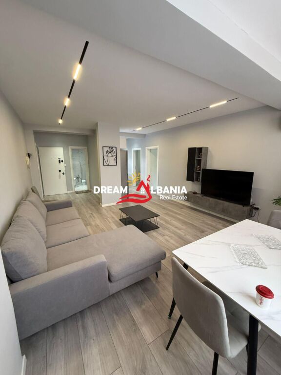 Appartamento 2+1 in vendita – Zona 21 Dhjetori, Vicino all'Hotel Mondial (ID 41212188)