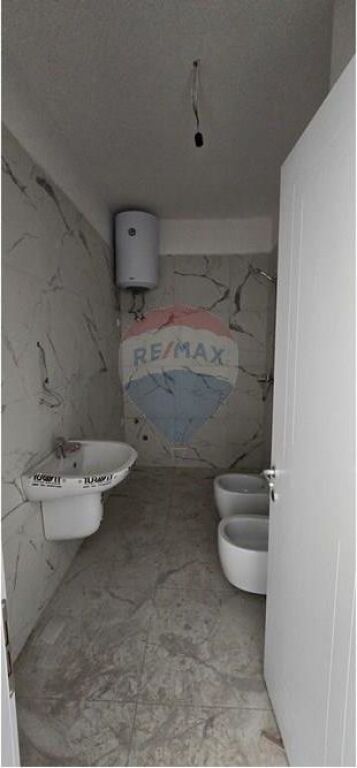 Appartamento - In Vendita - Ex Campo di Aviazione, Tirana