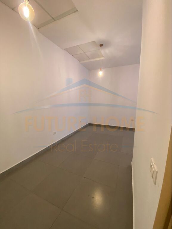 Qera, Ambient Biznesi, Selvia