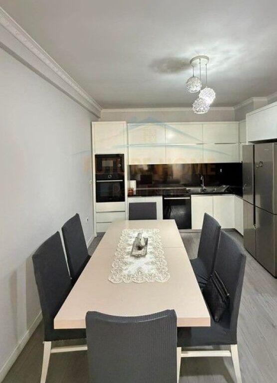 Affitto, Appartamento 2+1+2, Unaza e Re, Tirana.