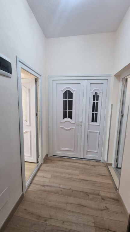 Premises for rent for business at Kafe Flora