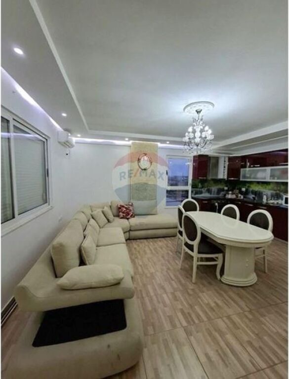 Jepet me Qira Apartament 2+1+2 në Astir