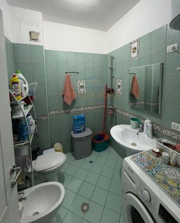 Shitet, Apartament 2+1+2, Liqeni i Thatë,Tiranë