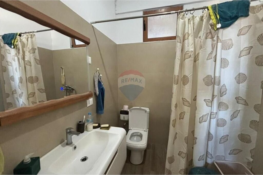 Vile 3 kateshe ne shitje , Dhermi