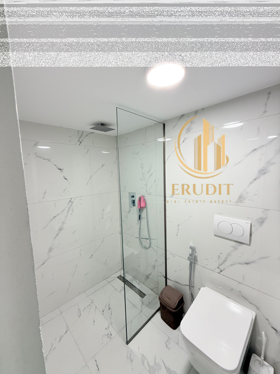 Jepen me qira 3 garsoniere në Vlorë (pranë stadiumit)