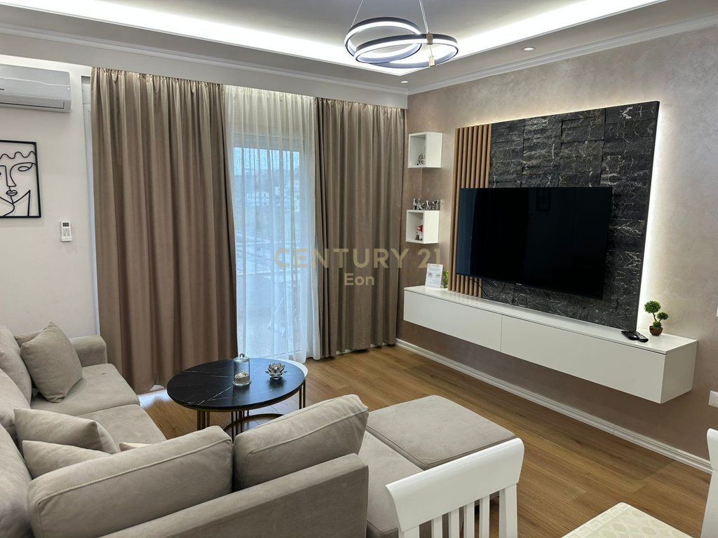 JEPET ME QIRA APARTAMENT 1+1 NE TEK SHKEMBI KAVAJES, DURRES !