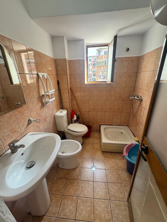 🏡 Jepet me qera apartament 1+1 – Rr. Mine Peza