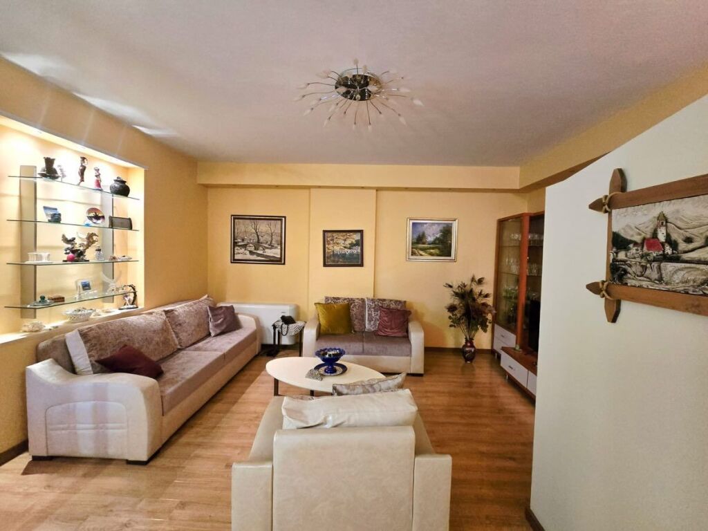 Vendiamo Appartamento 2+1 Vicino a BLLOK, Scuola 11 Gennaio