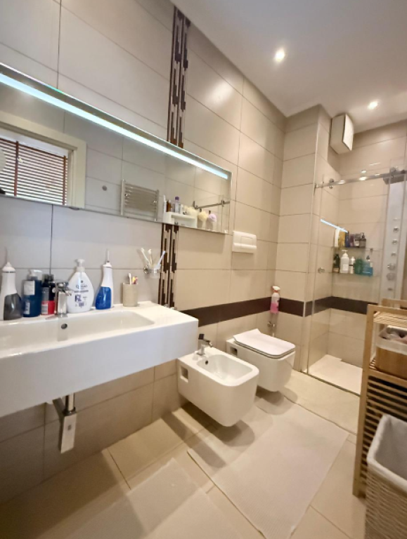 🏡 Apartament Premium 2+1+2 + Garderobë + Post Parkimi – Rruga e Elbasanit