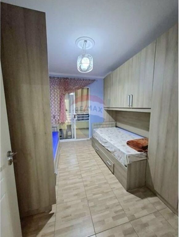Jepet me Qira Apartament 2+1+2 në Astir