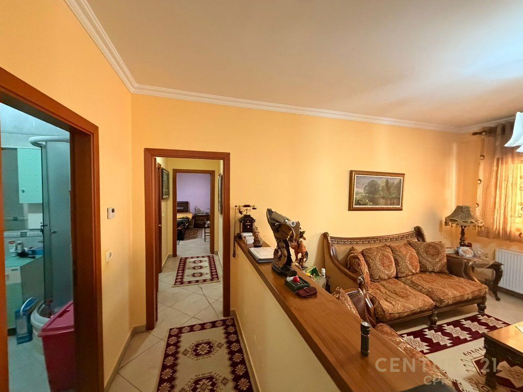 SHESIM APARTAMENT 2+1+2 TEK KOMUNA E PARISIT!