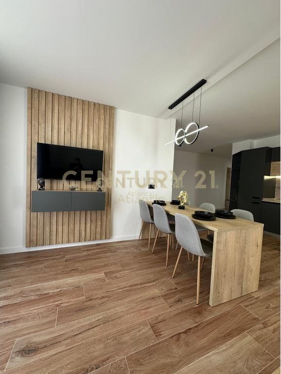 Apartament 2+1+2 për Shitje në Plazh, Durres ME PAMJE NGA DETI