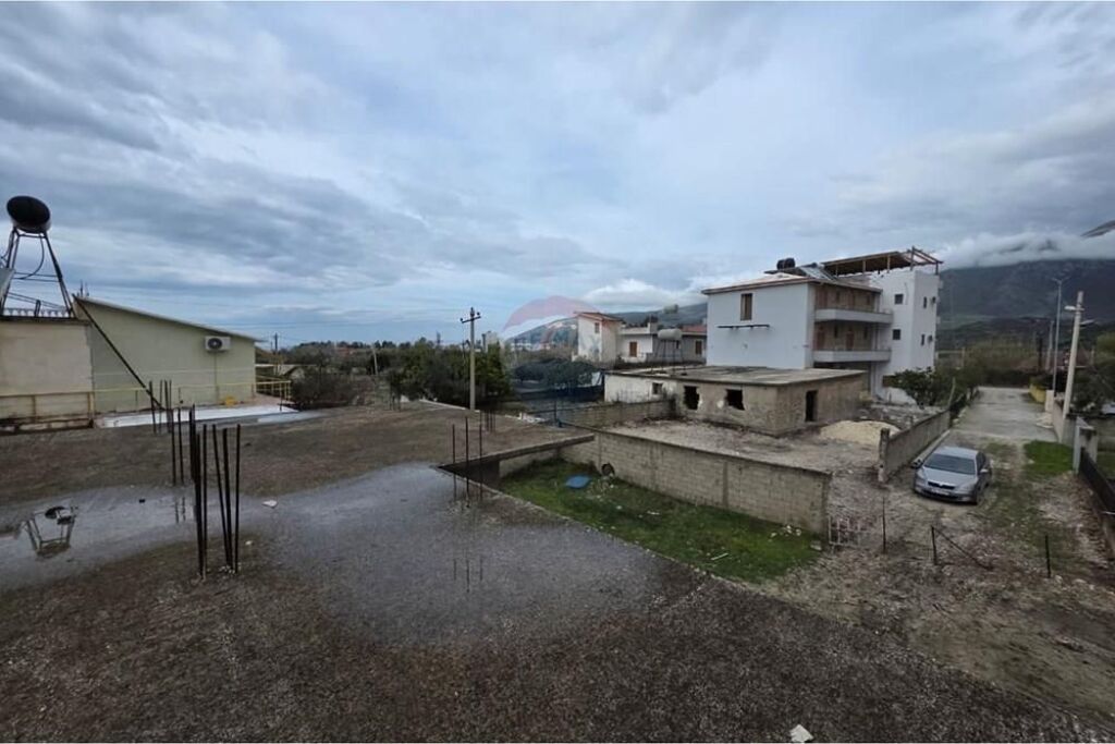 Shtepi private ne shitje , Orikum