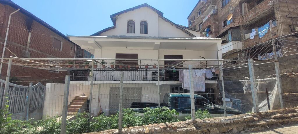 🏡 Shtëpi 3-Katëshe në Pogradec