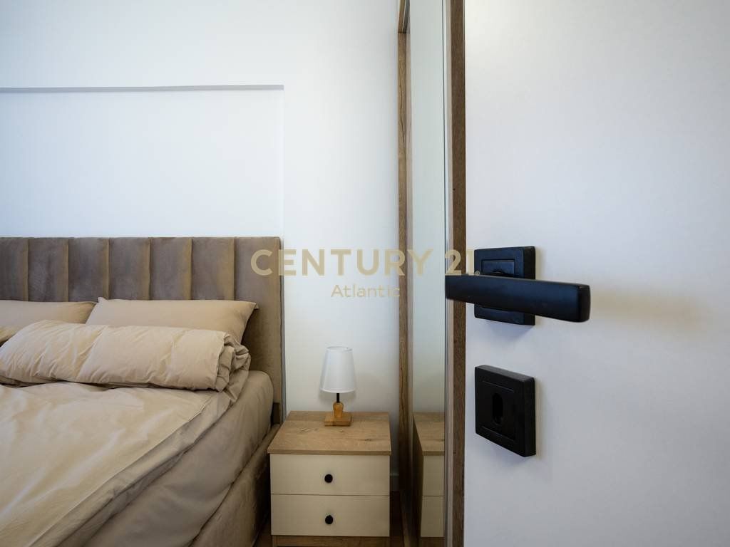 Apartament 2+1 me pamje nga Shitje në Golem