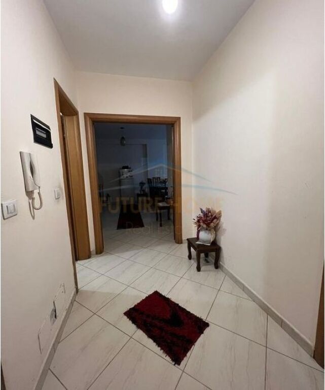 Shitet, Apartament 2+1+2+Post Parkimi, Unaza e Re, Tiranë