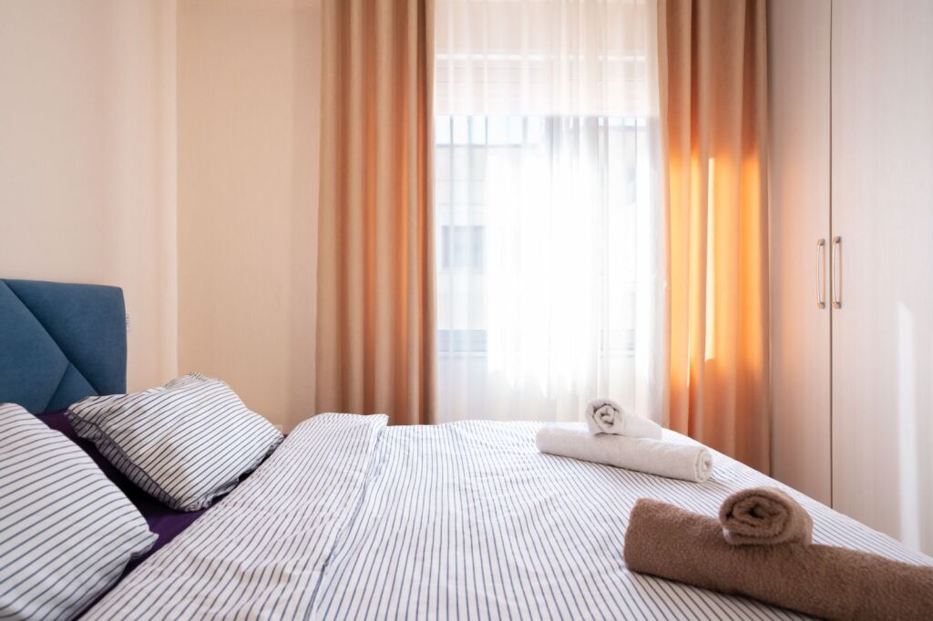 Jepet me Qera Apartament 1+1 ne Plazh Durres