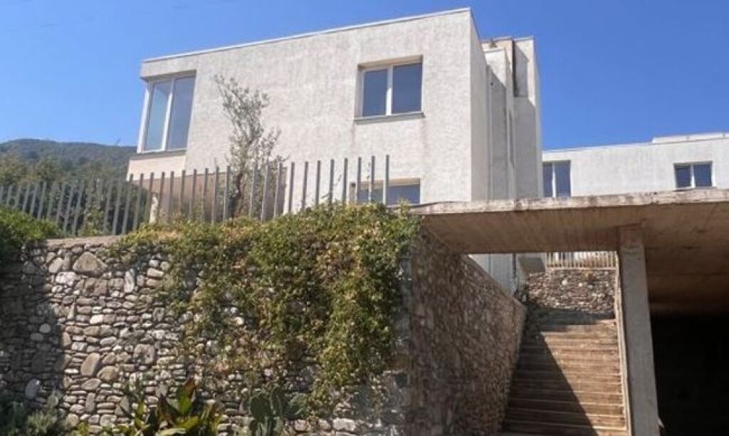 Shitet vilë – rezidencë e qetë dhe e sigurtë