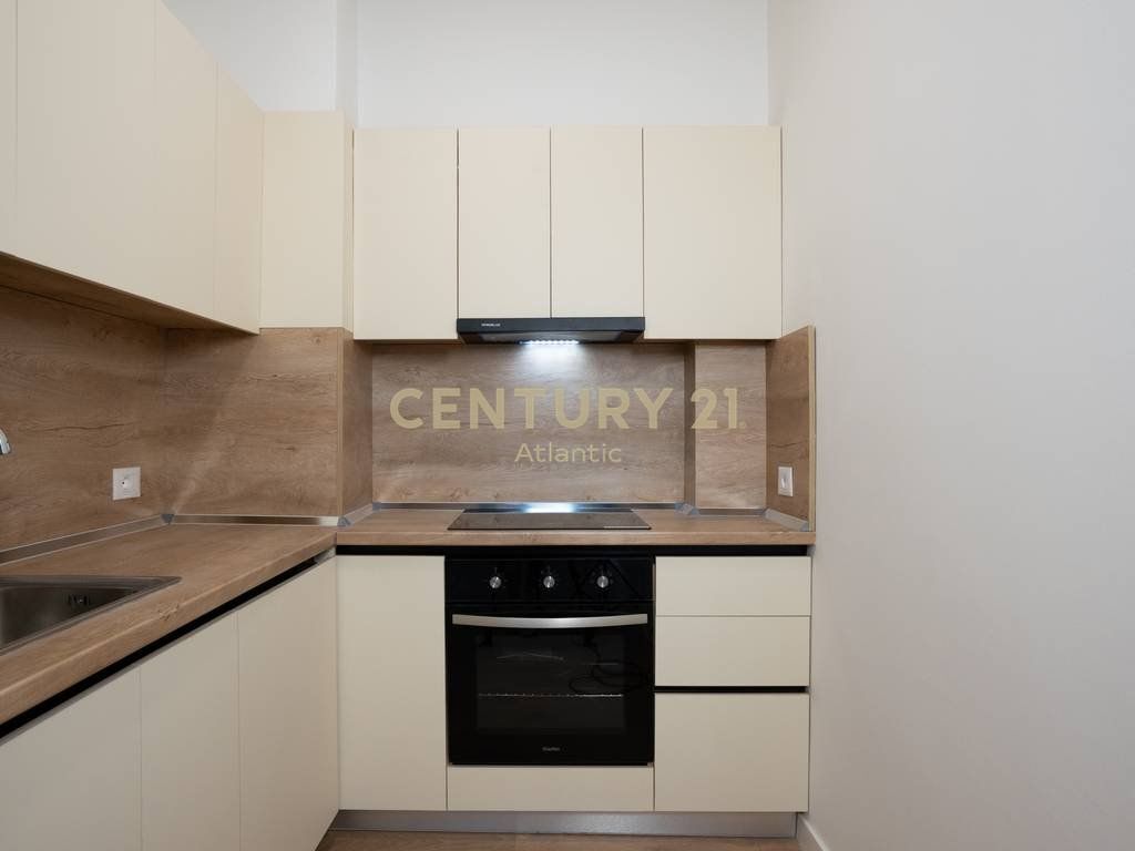 Apartament 2+1 me pamje nga Shitje në Golem