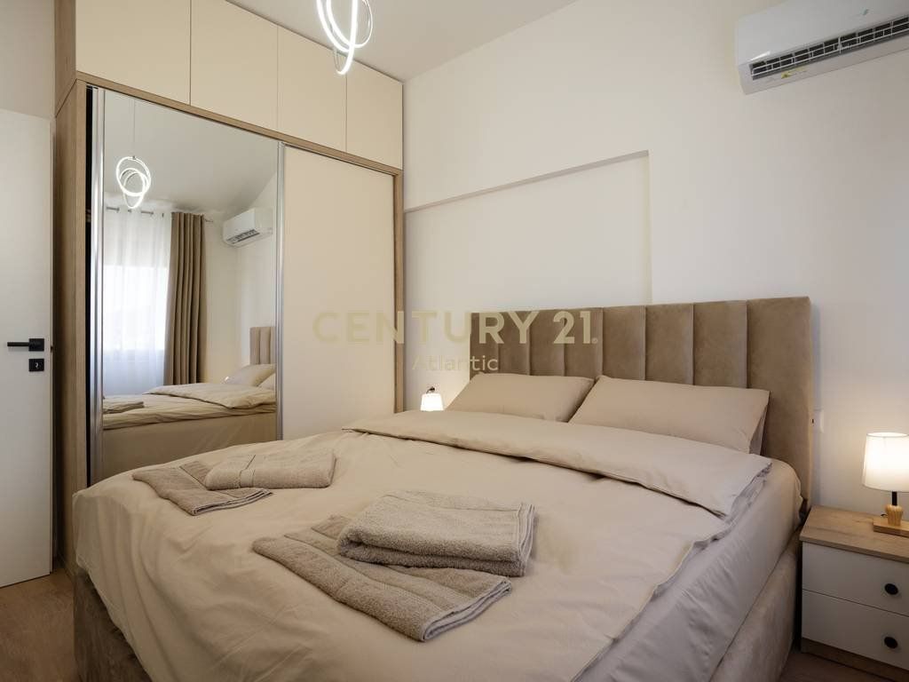 Apartament 2+1 me pamje nga Shitje në Golem