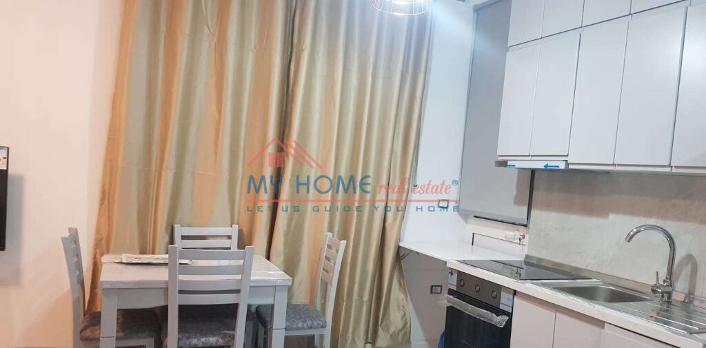 Apartament 1+1 me qera Komuna e Parisit ne Tirane