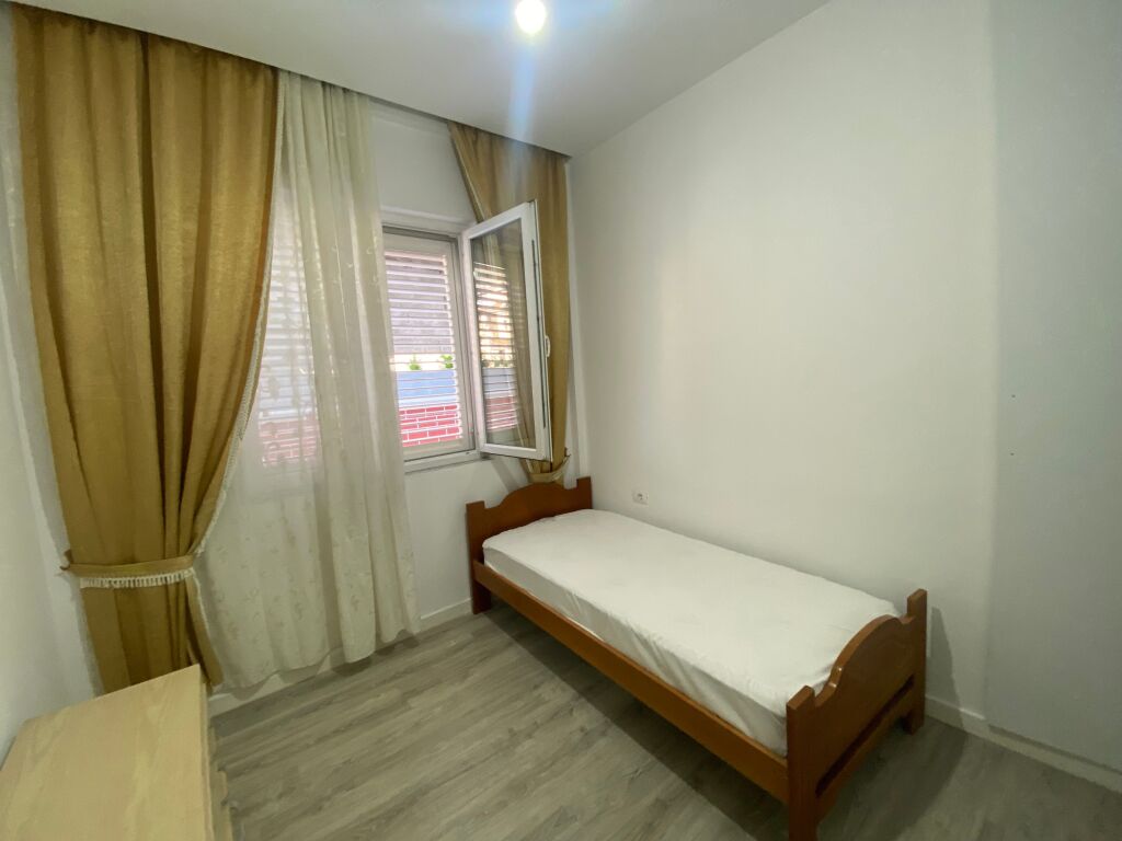 Apartament 2+1 per qira ne Astir !
