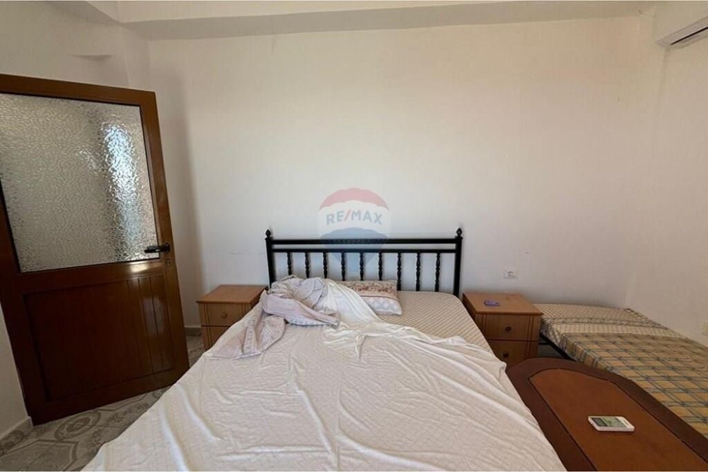 Vile 3 kateshe ne shitje , Dhermi