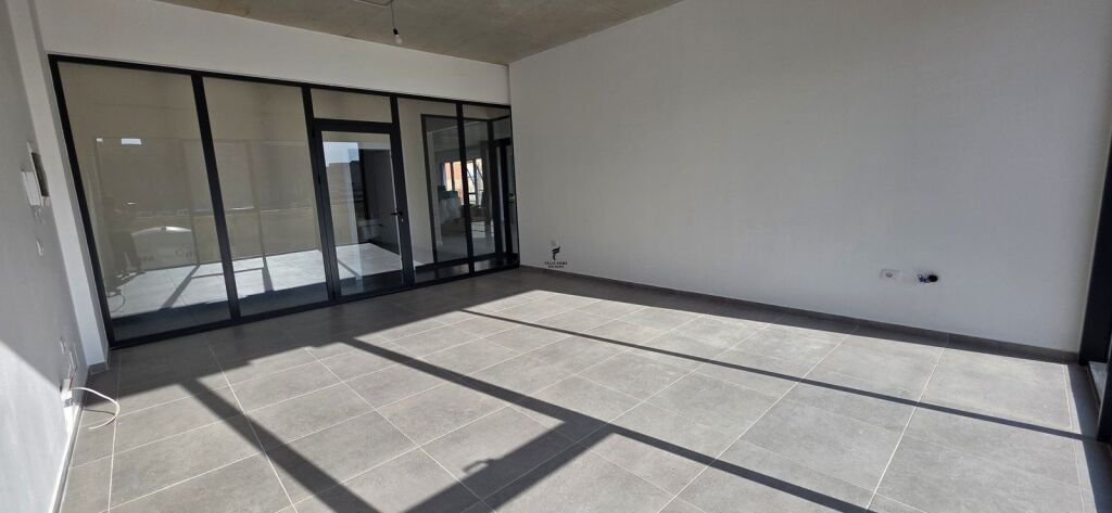 OFFICE FOR RENT 103 M2 BARRICADES STREET 2000 EURO FH-65663