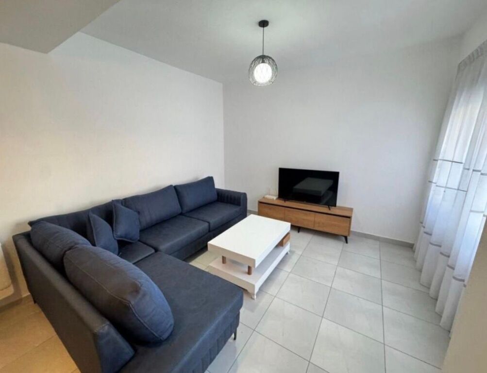 Appartamento 2+1+parcheggio in affitto presso la Residenza "Kodra e Diellit"