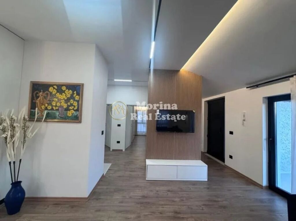 Qera | Vilë 2 + 1 | Laprakë | 900 €/muaj