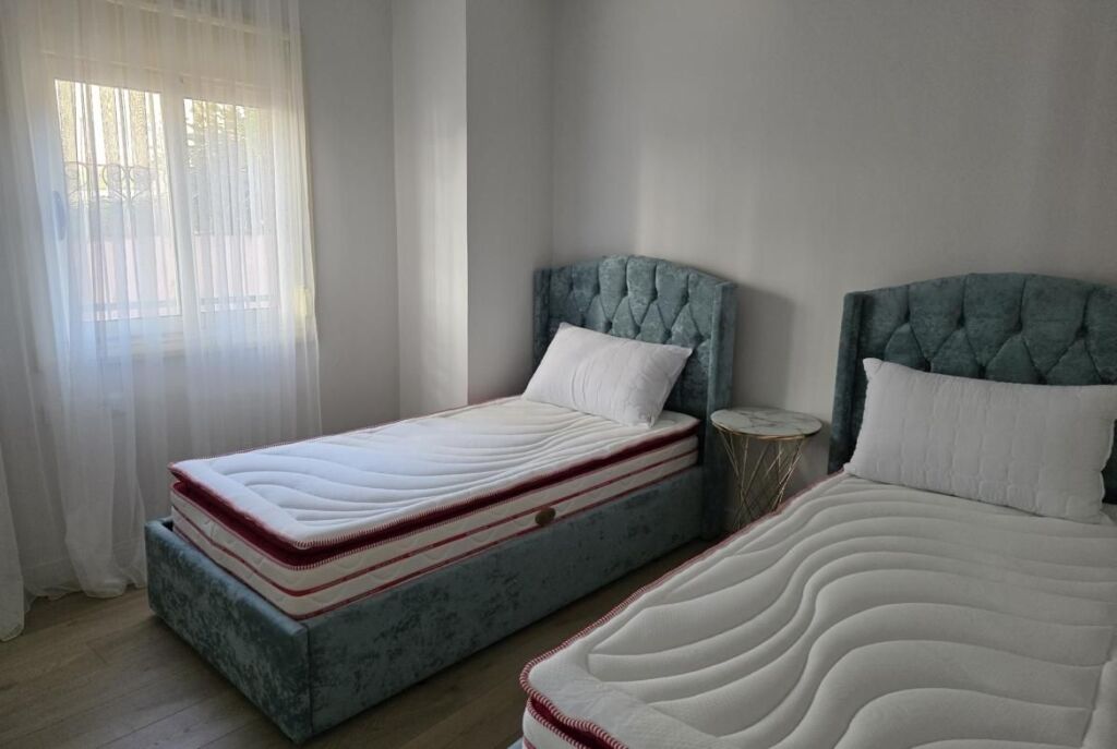 Ne Vlorë Shitet Apartament 2+1 Me Pamje Nga Deti