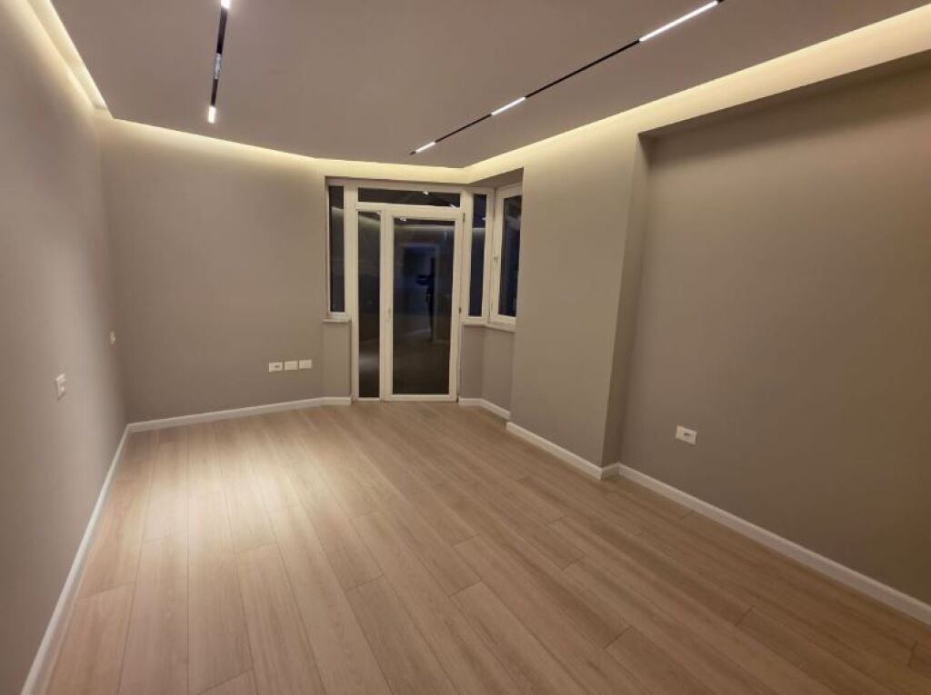 📌Appartamento moderno in vendita 2+1 con veranda – vicino all'ex Esposizione!