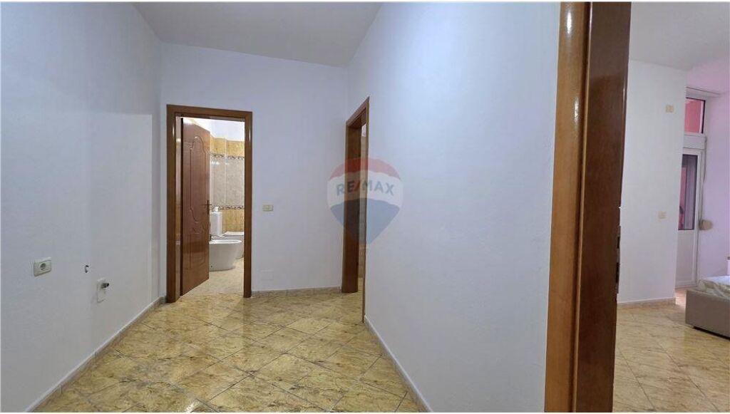 Apartament 2+1 me qera , Rruga e Cipajve