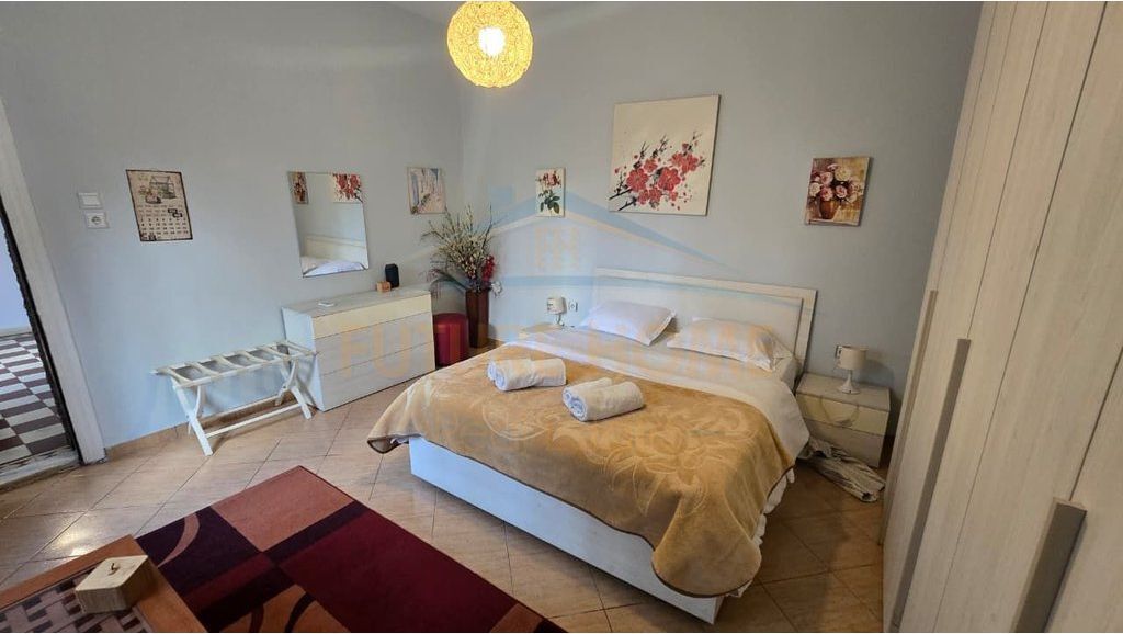 Qira, Shtëpi Private, Pazari i Ri, Tiranë