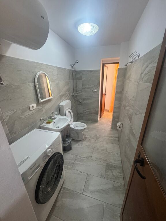 Vendesi in vendita 1+1 di fronte alla nuova maternità, vicino alla Pasticceria Tito