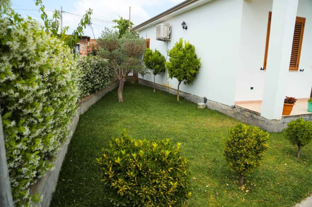 SHITET SHTËPI PRIVATE NË VADARDHE ,SUKTH-DURRES!
