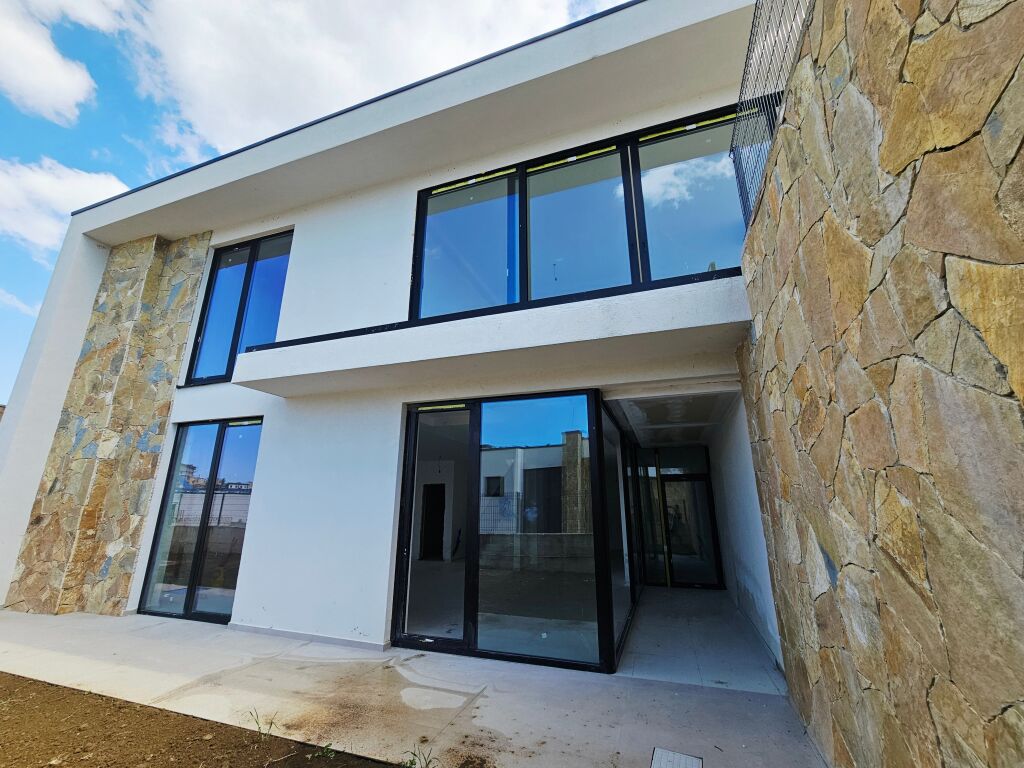 Villa indipendente con piscina in vendita a Farke