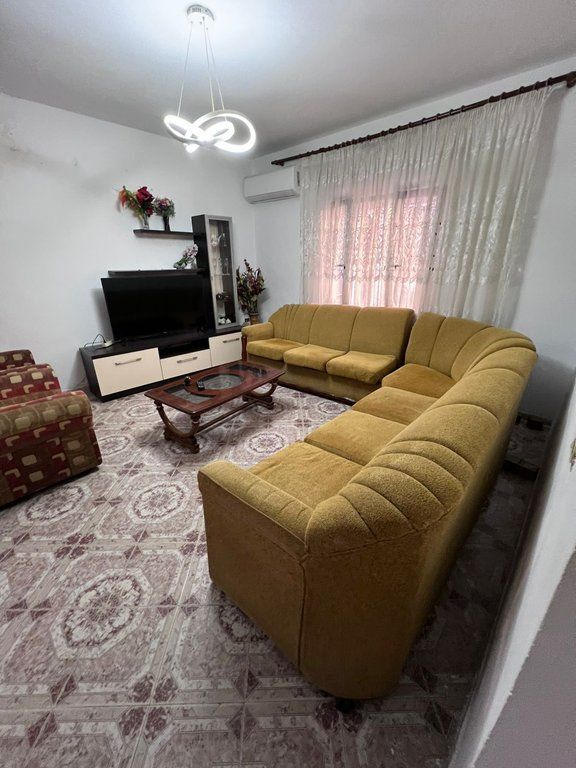 Qera, Apartament 2+1, Ish Parku i Autobuzave , Tirane.