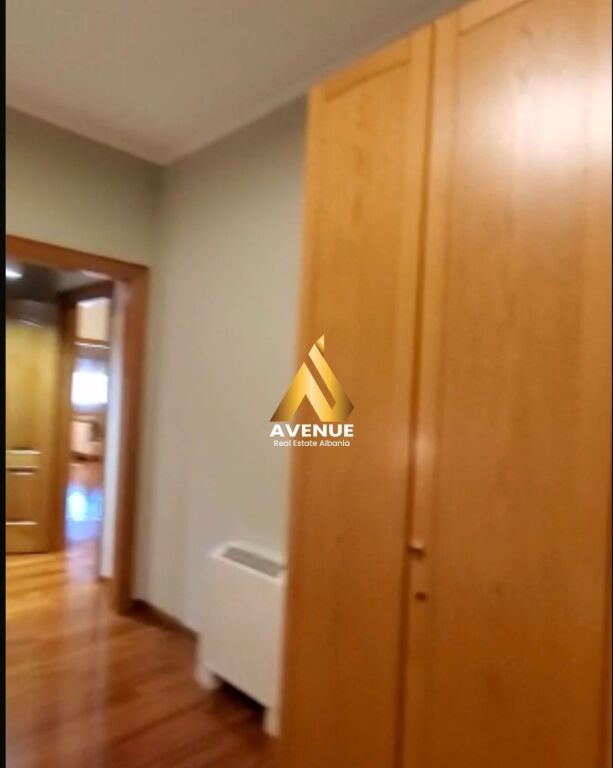 AFFITTASI APPARTAMENTO 3+1+2 BAGNI +2 BALCONI, VIA DEI KOSOVARI, TIRANA.