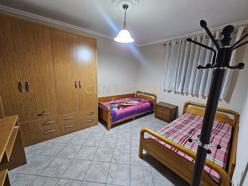 SHESIM APARTAMENT 2+1+2 ME KUZHINE TE VECUAR MIHAL GRAMENO!