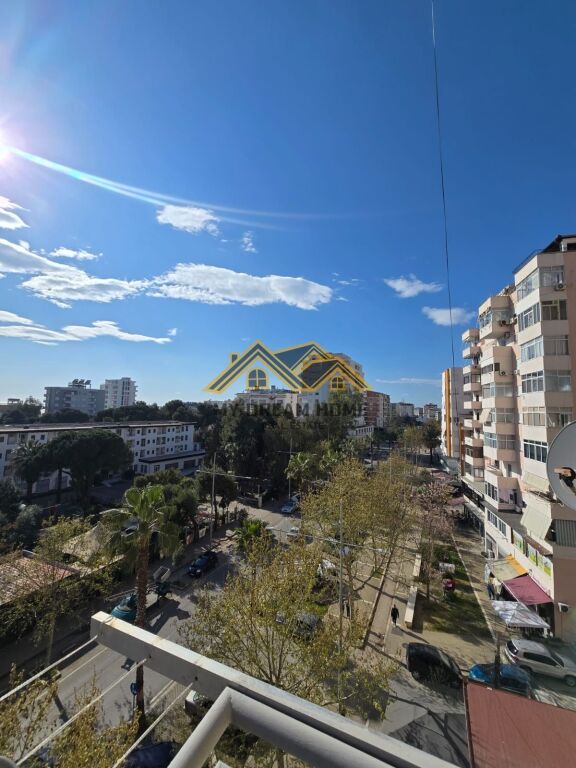 JEPET ME QIRA APARTAMENT 1+1 PLAZH DURRES