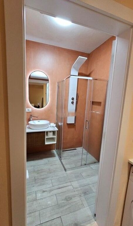 AFFITTO APPARTAMENTO 1+1 A USLUGA !