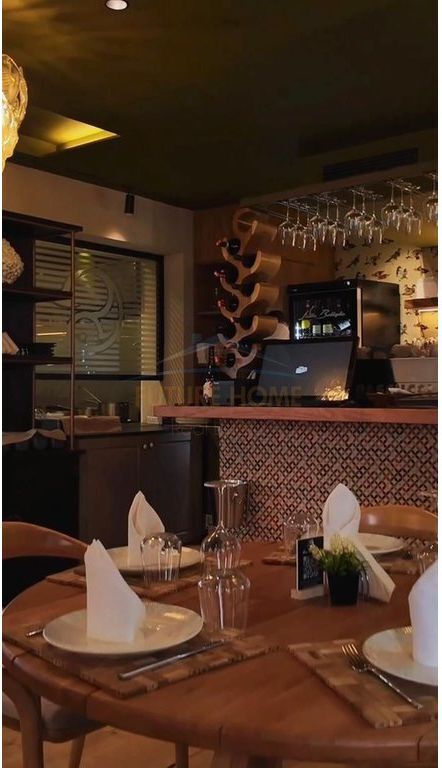 In vendita, Ristorante, Vasil Shanto, Tirana.