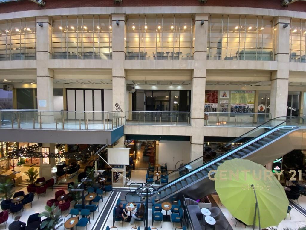 AT BARRICADES ROAD, GALERIA CENTER WE SELL UNIT